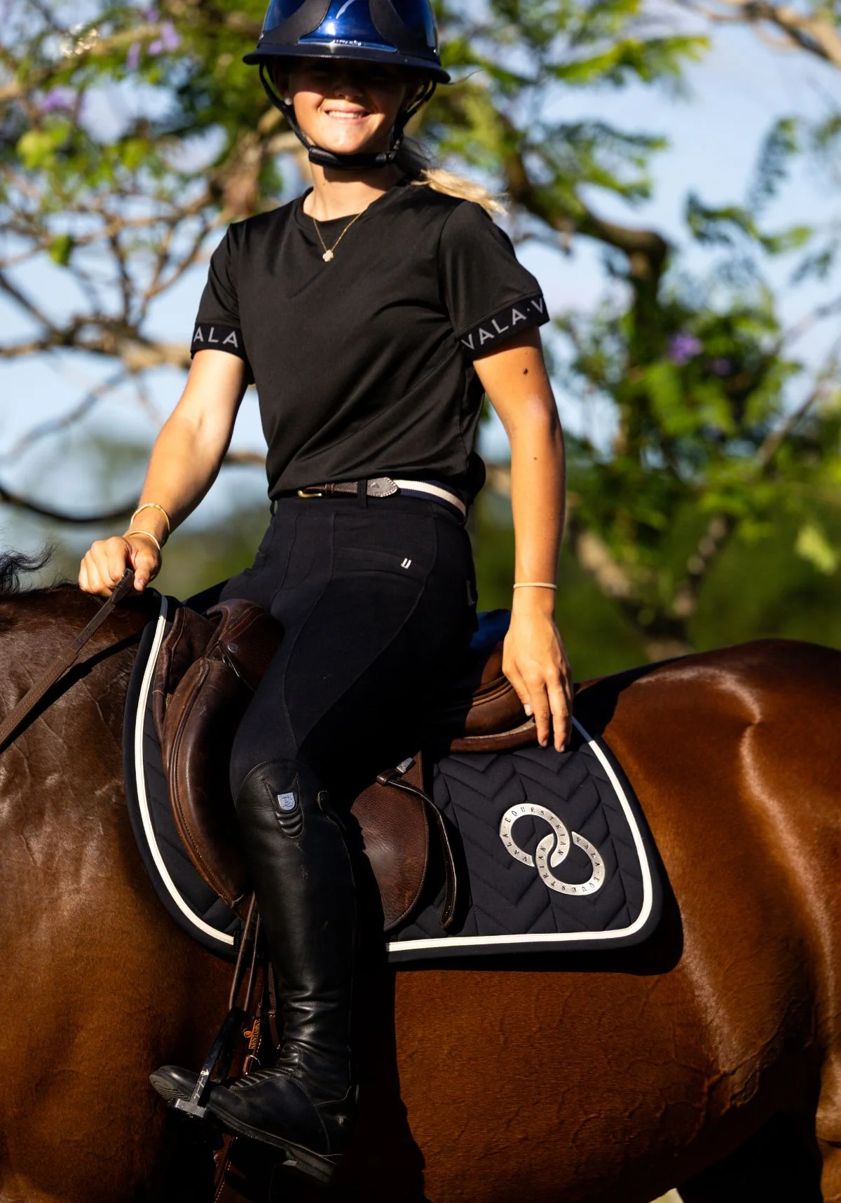 VALA Super Luxe Jump Saddle Pad - Black - Image 2