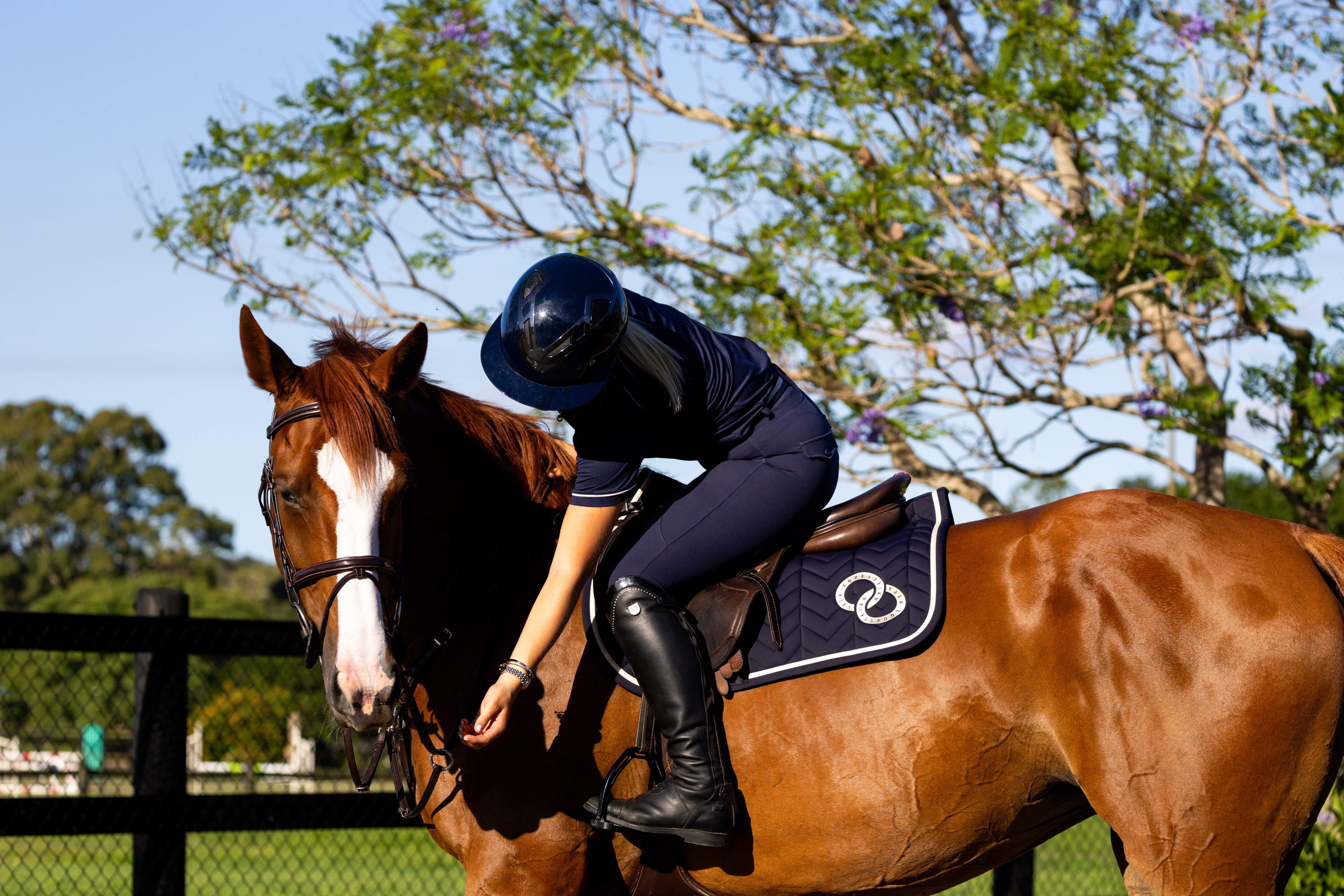 VALA Super Luxe Jump Saddle Pad - Navy - Image 4