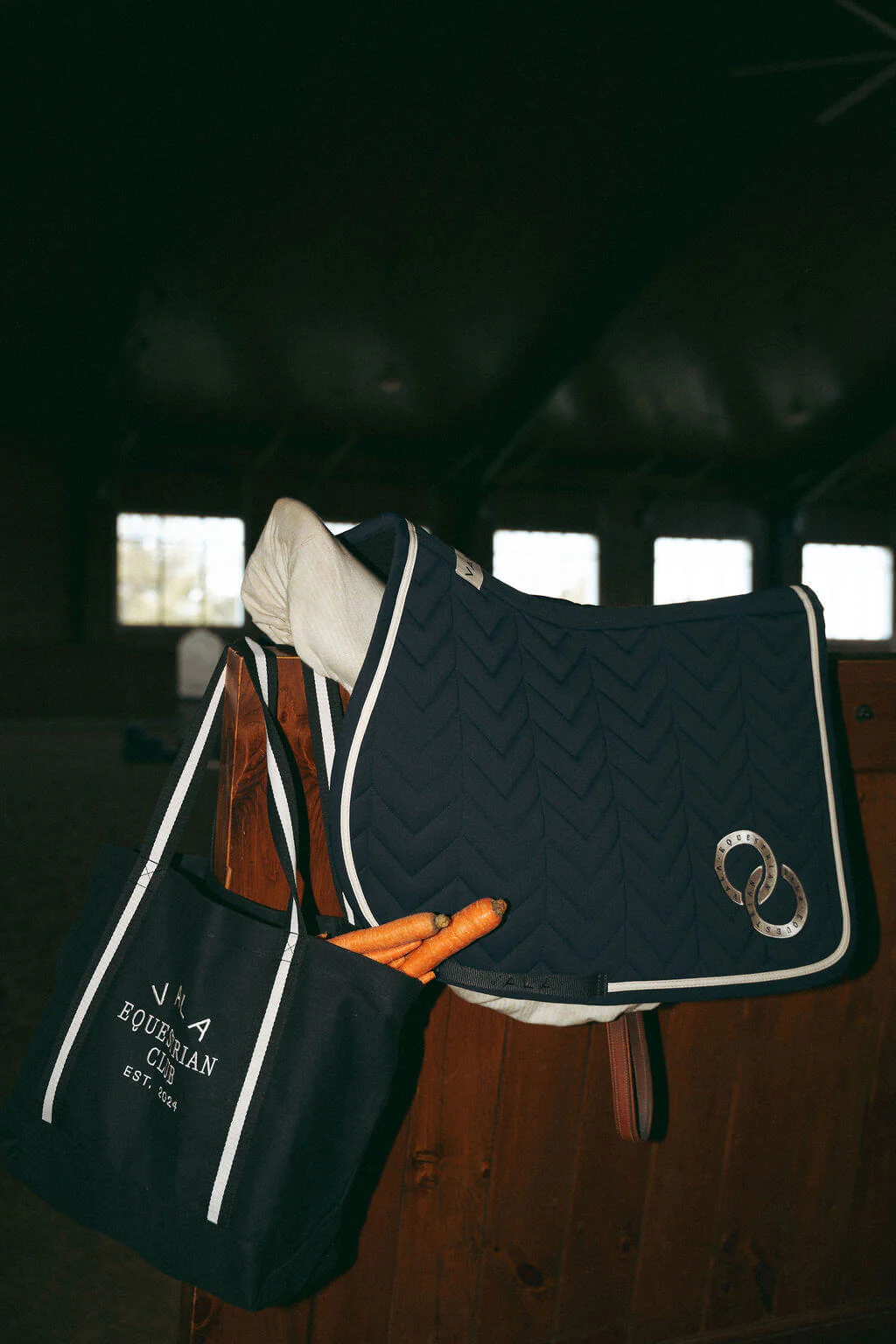 VALA Super Luxe Jump Saddle Pad - Navy - Image 8